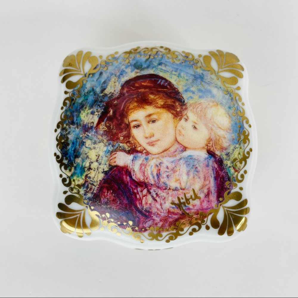 Limoges Porcelain Collector Trinket Box